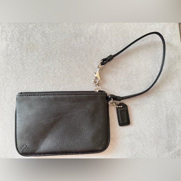 Vintage Coach Black Leather Wristlet - Picture 2 of 3